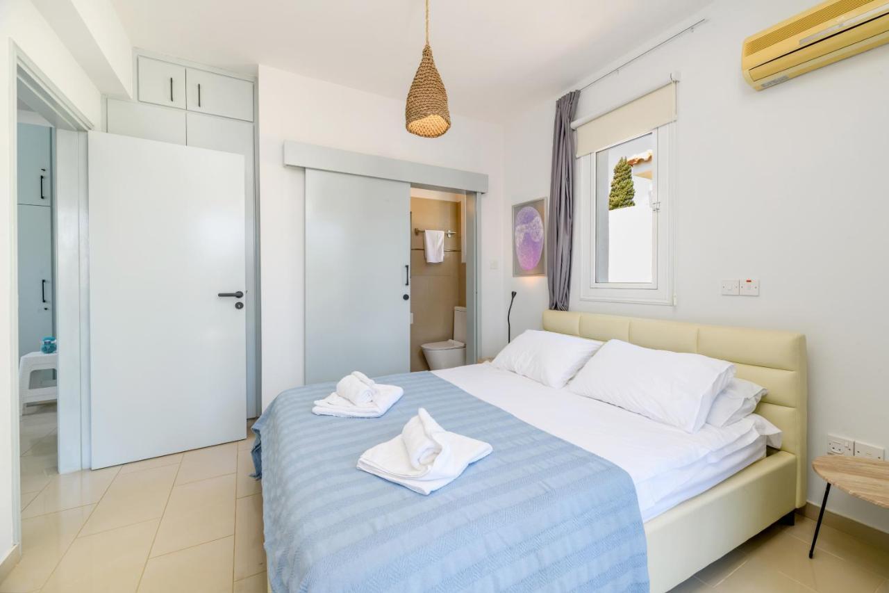 Villa Lela Serena By Ezoria Villas Protaras Extérieur photo