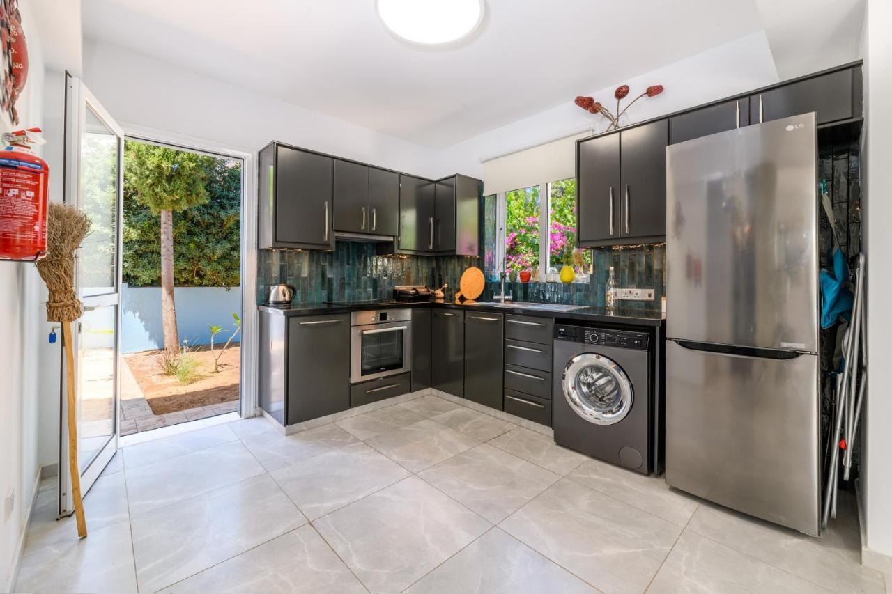 Villa Lela Serena By Ezoria Villas Protaras Extérieur photo